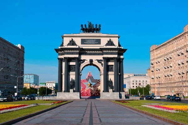 Discover the Best Places in the UK to Master Traditional English Hedgelaying Techniques